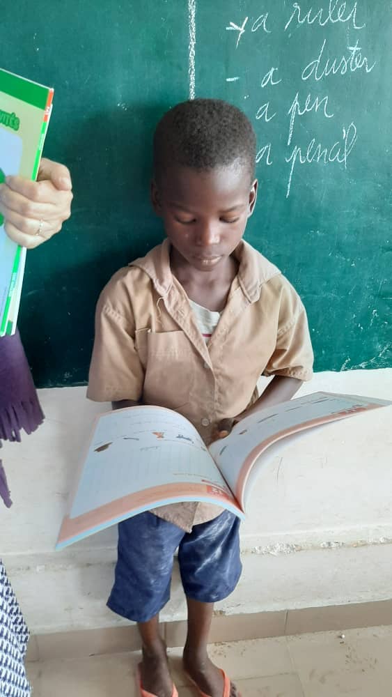 Con 5 euro compra un libro per un bambino del Congo (2)